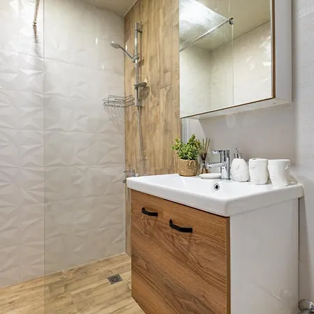 Apartment Stylish With Free Public Parking *
